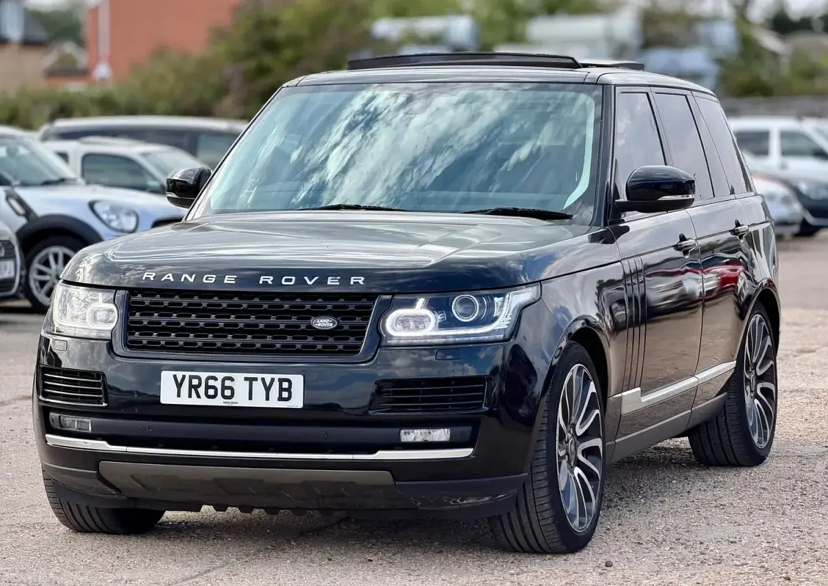 Used Land Rover Range Rover Vogue 258 HP (189 kW) 2016 Black SUV
