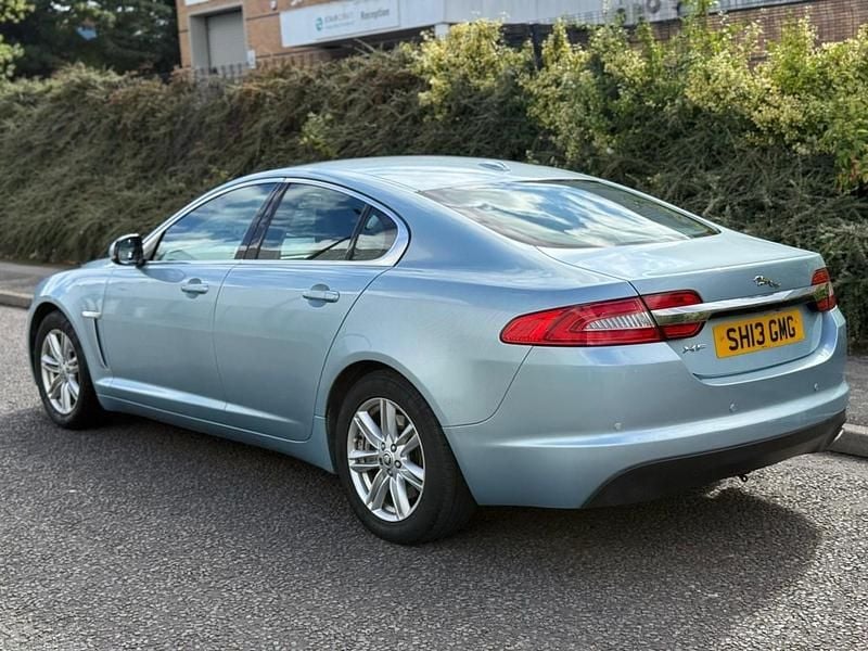 Used Jaguar XF SE 2013 Blue Sedan
