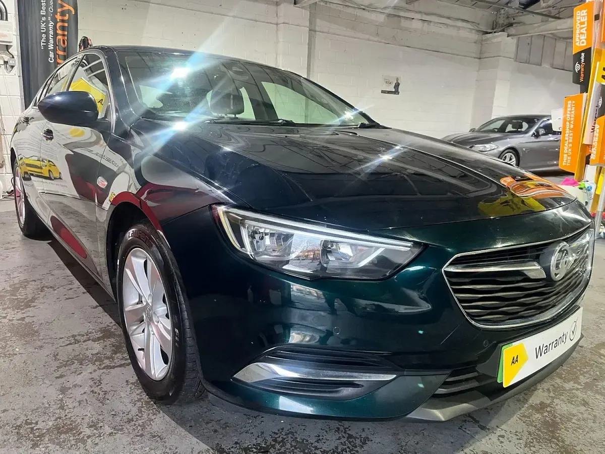 Used Vauxhall Insignia Sport 2017 Green Hatchback