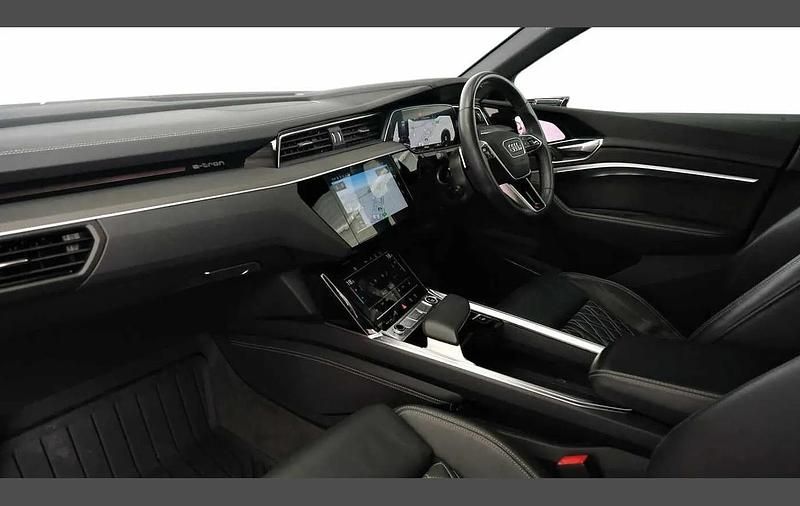 Used Audi Q8 e-tron Comfort 300 kW (408 HP) 2023 Red SUV