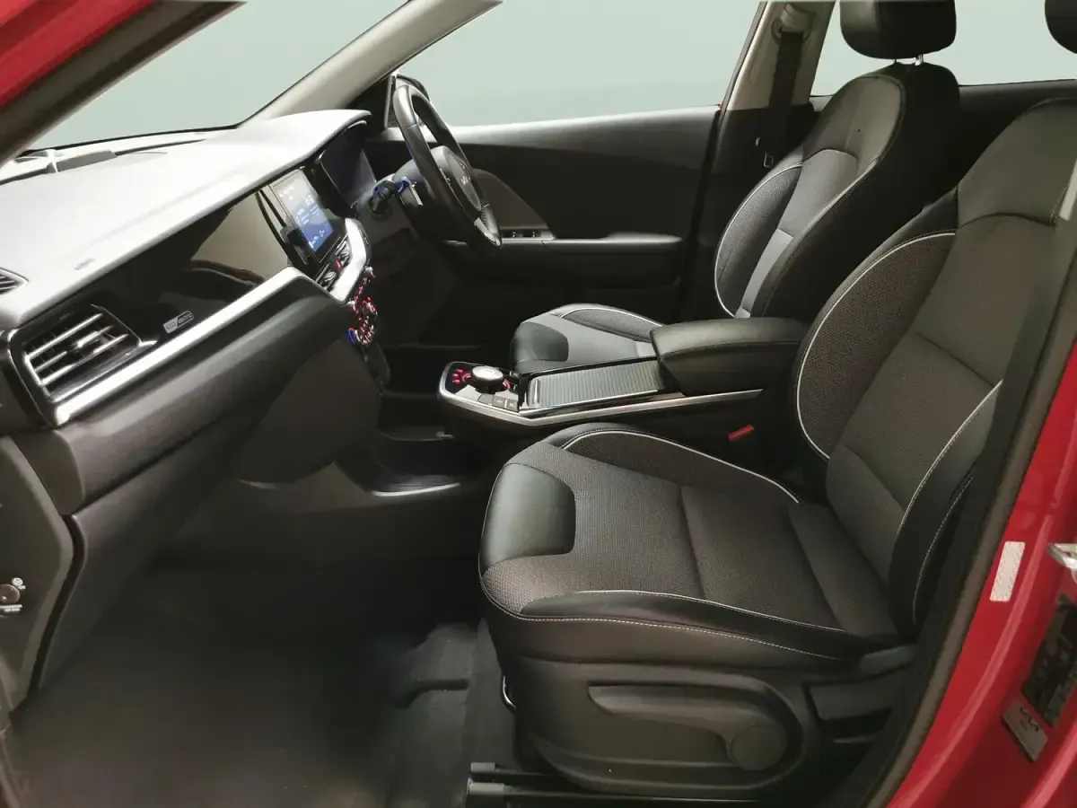 Used Kia e-Niro 147 kW (201 HP) 2022 Red SUV