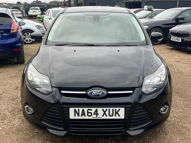 Used Ford Focus Zetec 125 HP (91 kW) 2014 Black Hatchback