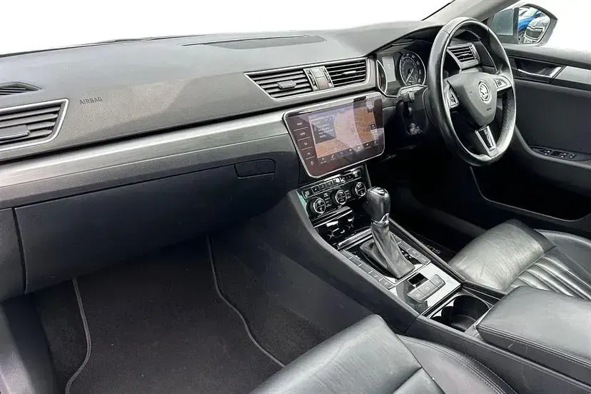 Used Skoda Superb SE L Executive 150 HP (110 kW) 2018 Grey Estate