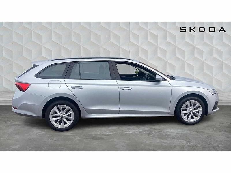 Used Skoda Octavia SE Technology 200 HP (147 kW) 2024 Silver Estate