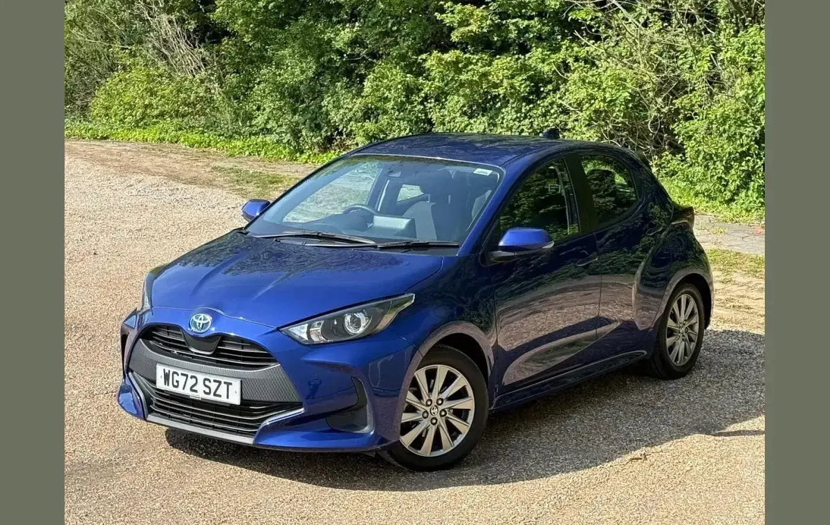 Used Toyota Yaris 116 HP (85 kW) 2022 Blue Hatchback