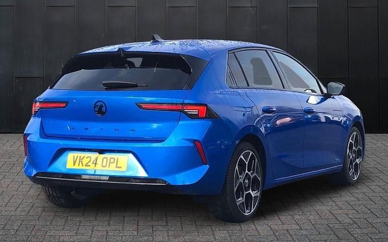 Used Vauxhall Astra Ultimate 131 HP (96 kW) 2024 Blue Hatchback
