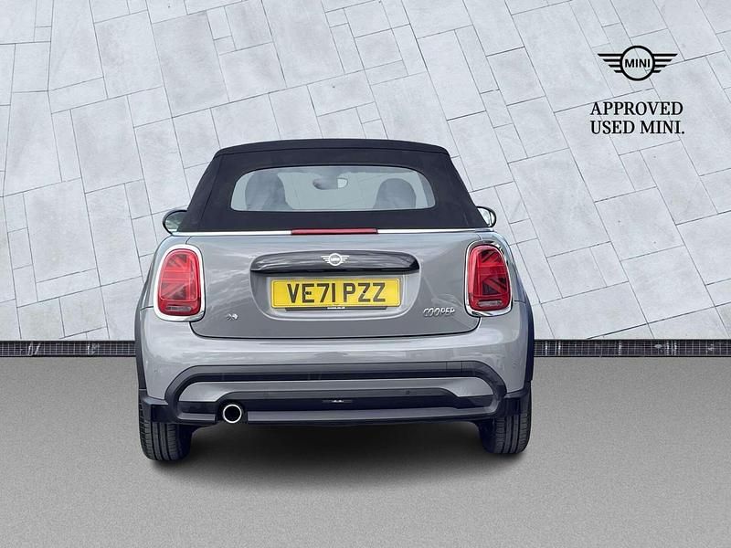 Używany Mini Cooper Classic 136 KM (100 kW) 2021 Szary Hatchback