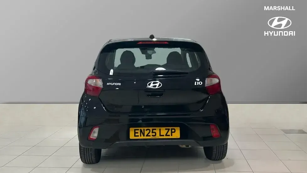 Used Hyundai i10 Advanced 63 HP (46 kW) 2025 Black Hatchback