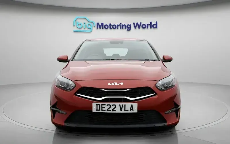 Używany Kia Ceed 120 KM (88 kW) 2021 Czerwony Hatchback