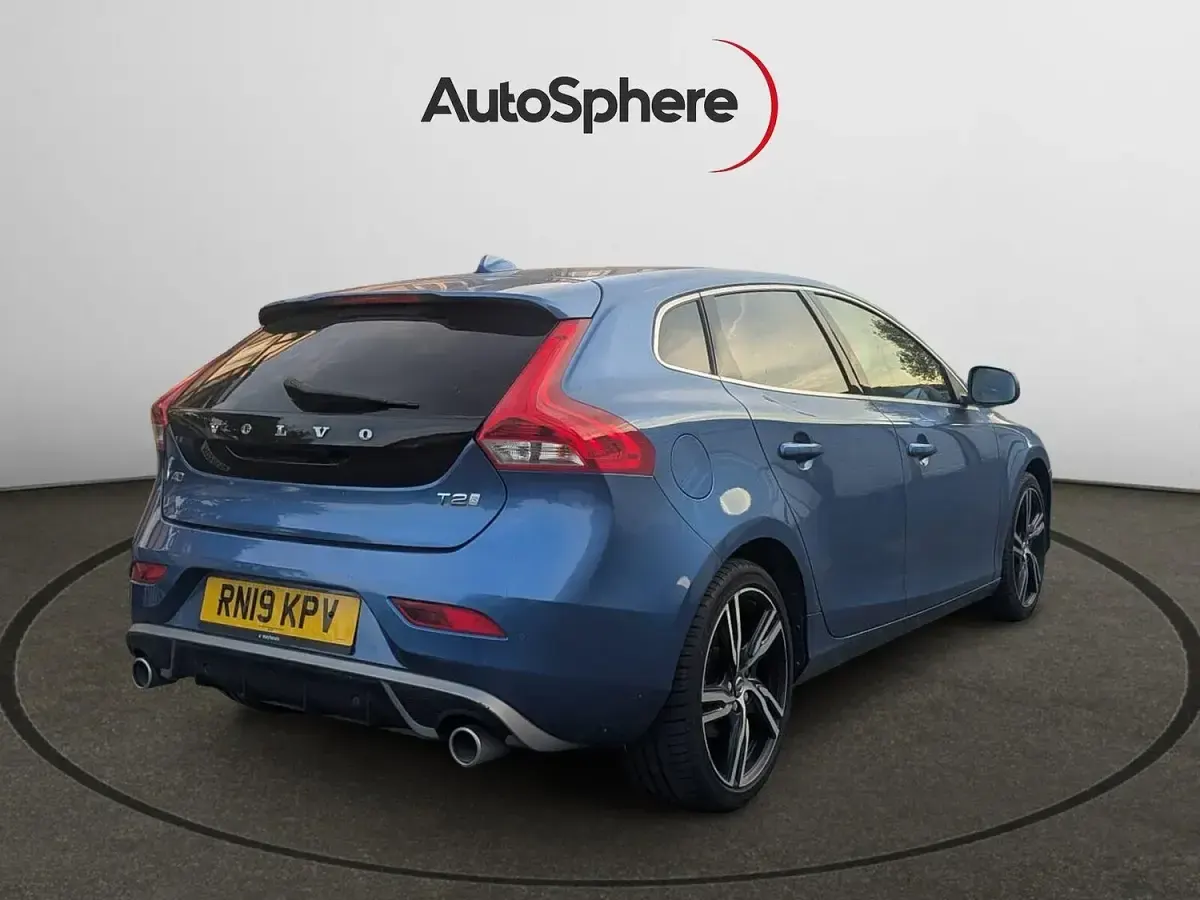Used Volvo V40 R-Design 2019 Blue Hatchback