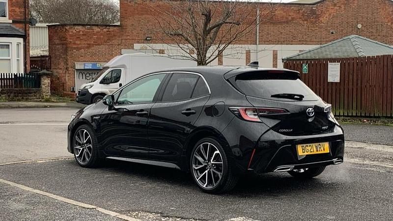Used Toyota Corolla 181 HP (133 kW) 2021 Blue Hatchback