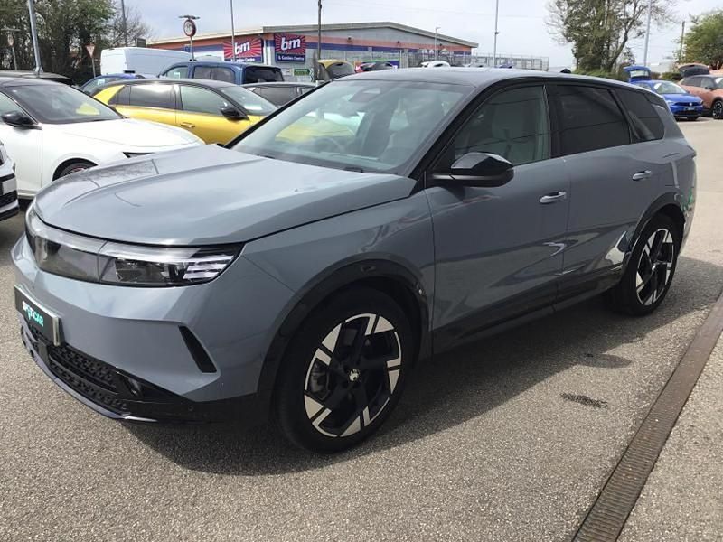 Second-hand Vauxhall Grandland Ultimate 154 kW (210 CP) 2024 Gri SUV