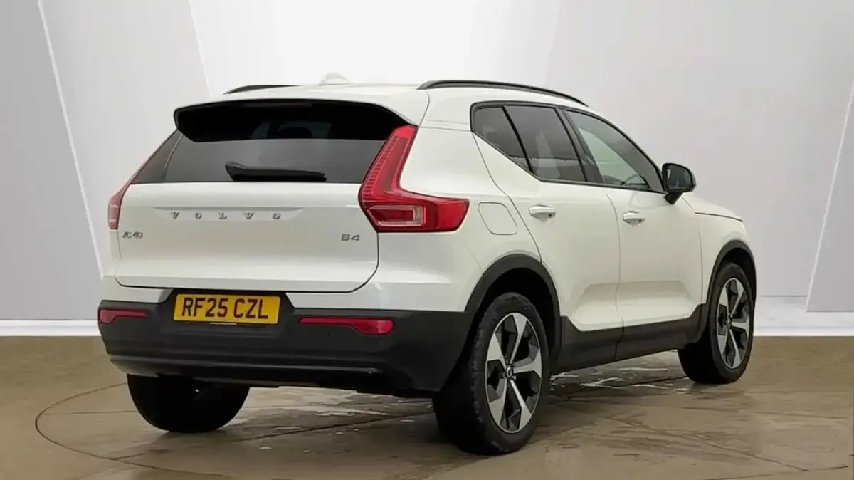 Used Volvo XC40 Plus 194 HP (142 kW) 2026 SUV