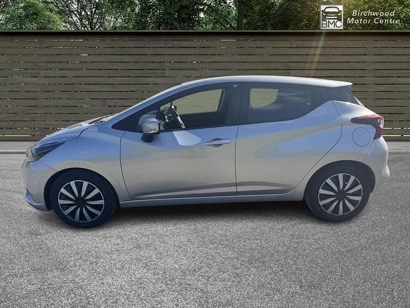 Usado Nissan Micra Acenta 92 HP (67 kW) 2023 Prateado Citadino