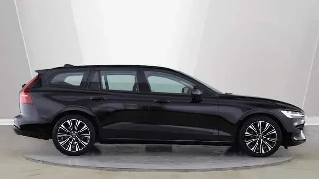 Used Volvo V60 Core 163 HP (119 kW) 2023 Estate