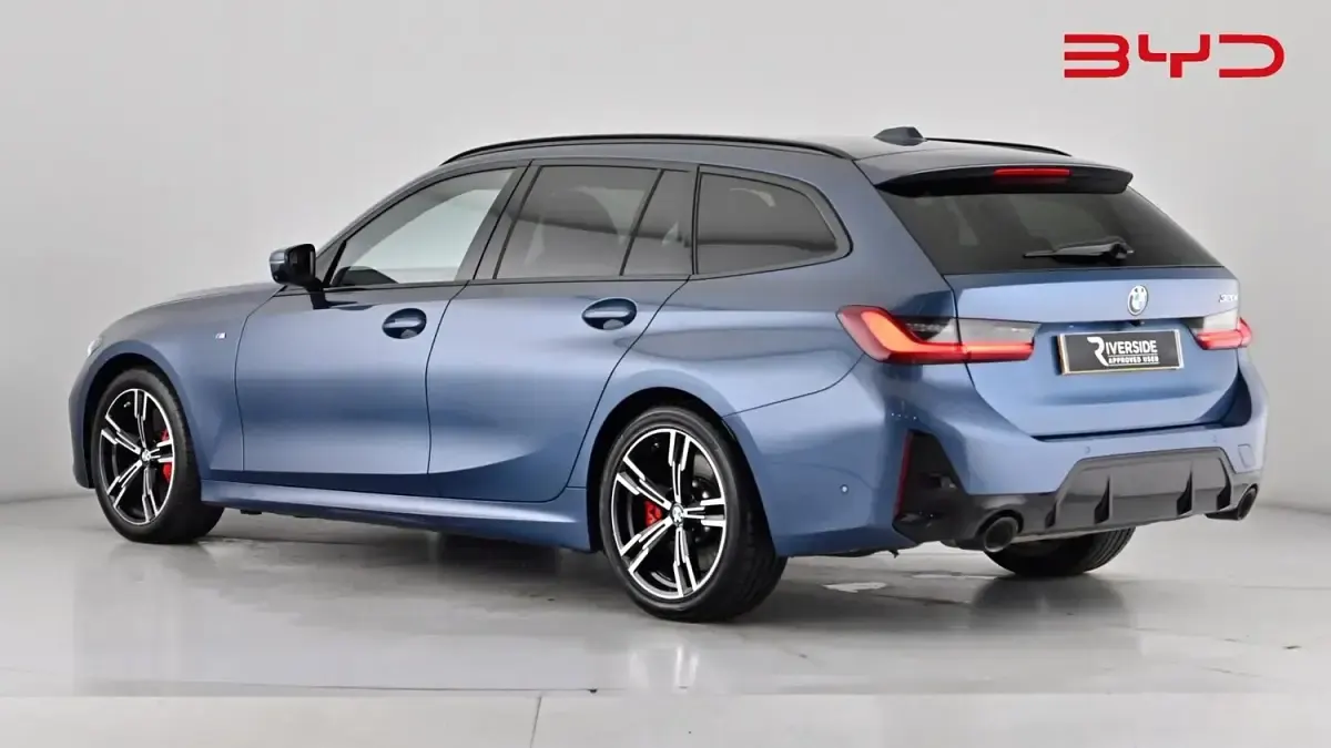 Used BMW 320 M Sport 184 HP (135 kW) 2025 Arctic race blue Estate