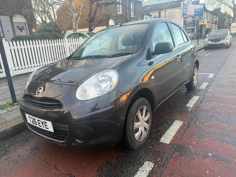 Begagnad Nissan Micra Visia 2013 Svart Halvkombi