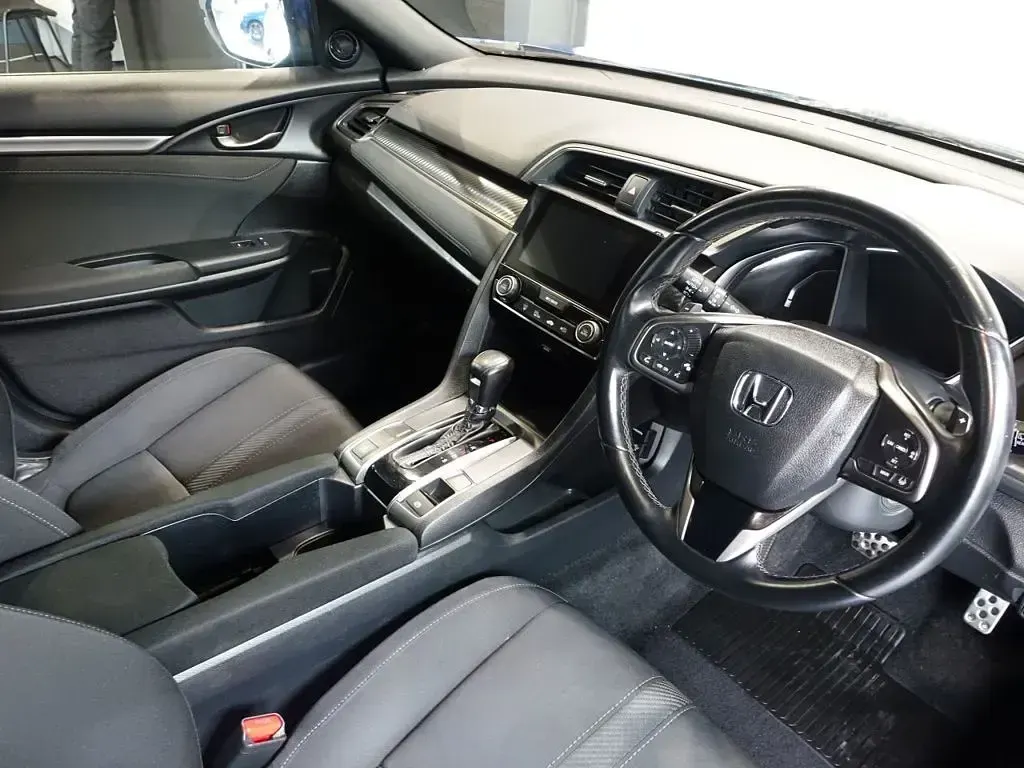 Used Honda Civic Sport 182 HP (133 kW) 2017 Blue Hatchback