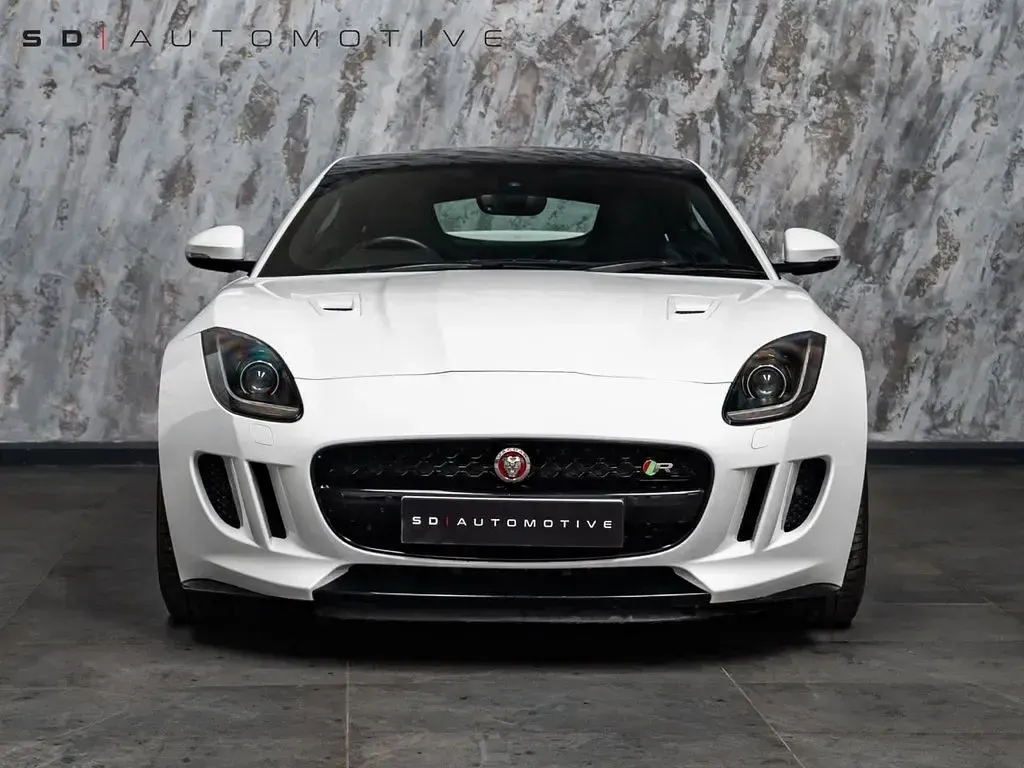 Usado Jaguar F-Type Supercharged 550 CV (404 kW) 2016 Blanco Coupe