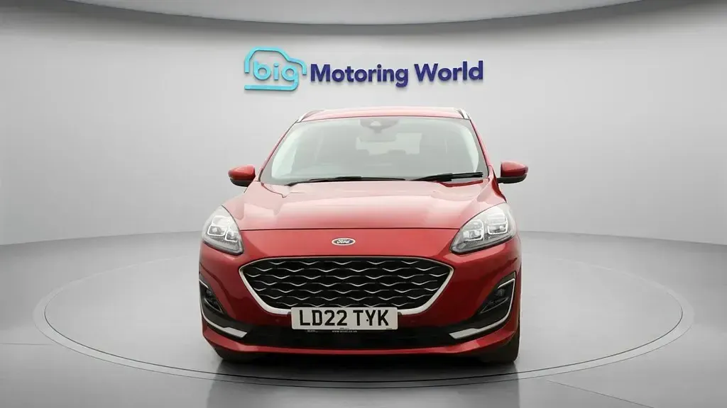 Usado Ford Kuga Vignale 225 HP (165 kW) 2022 Vermelho SUV