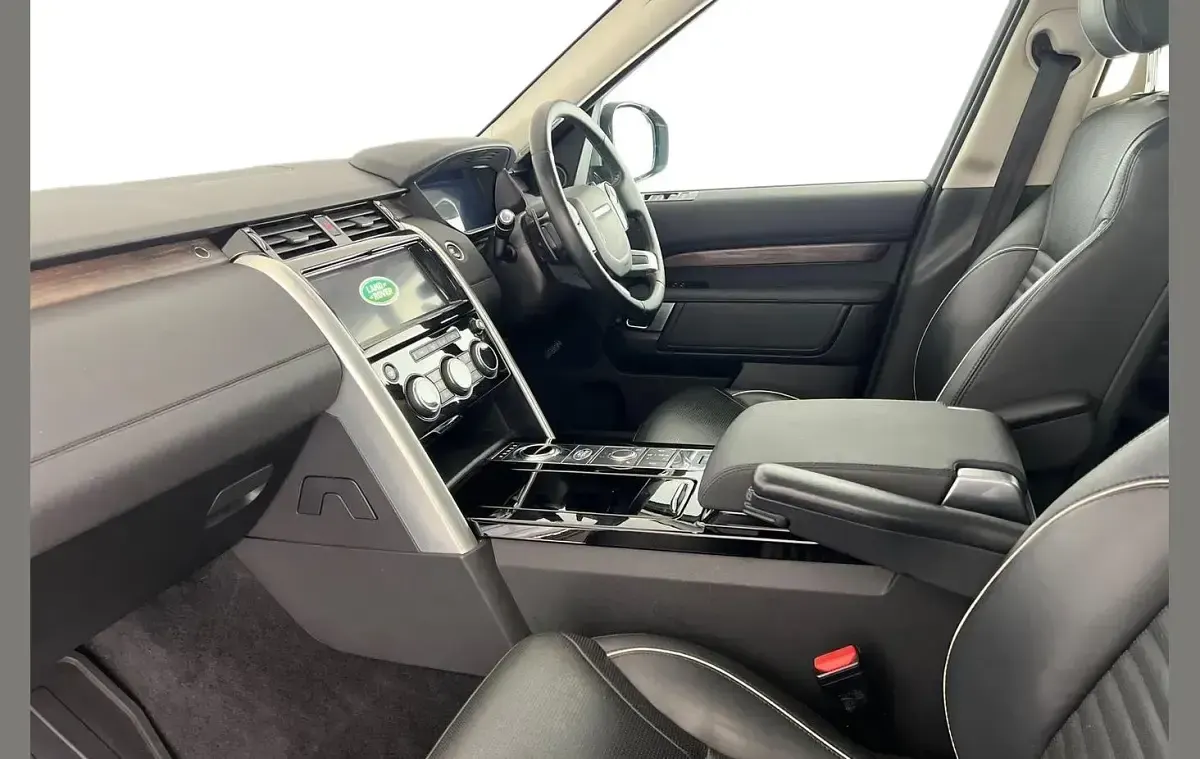 Used Land Rover Discovery HSE 237 HP (174 kW) 2019 Silver SUV