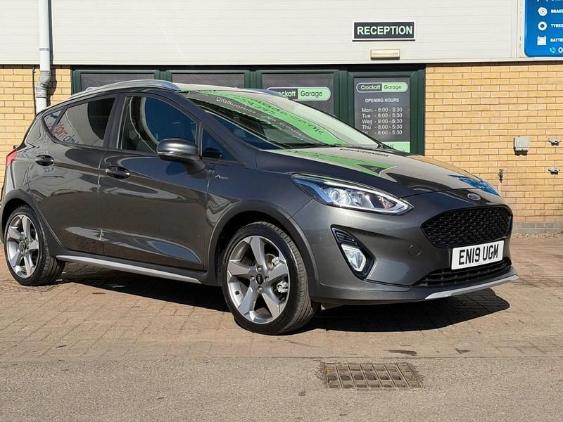 Usado Ford Fiesta Active X 125 HP (91 kW) 2019 Cinzento Citadino