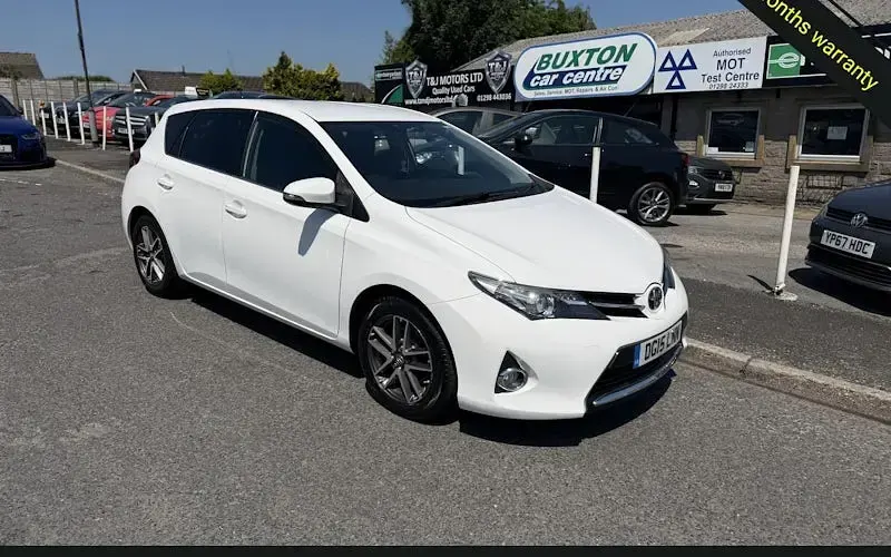 Used Toyota Auris 90 HP (66 kW) 2014 Hatchback