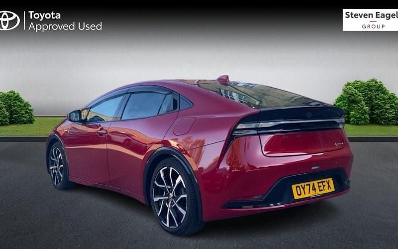 Used Toyota Prius 223 HP (164 kW) 2024 Red Hatchback