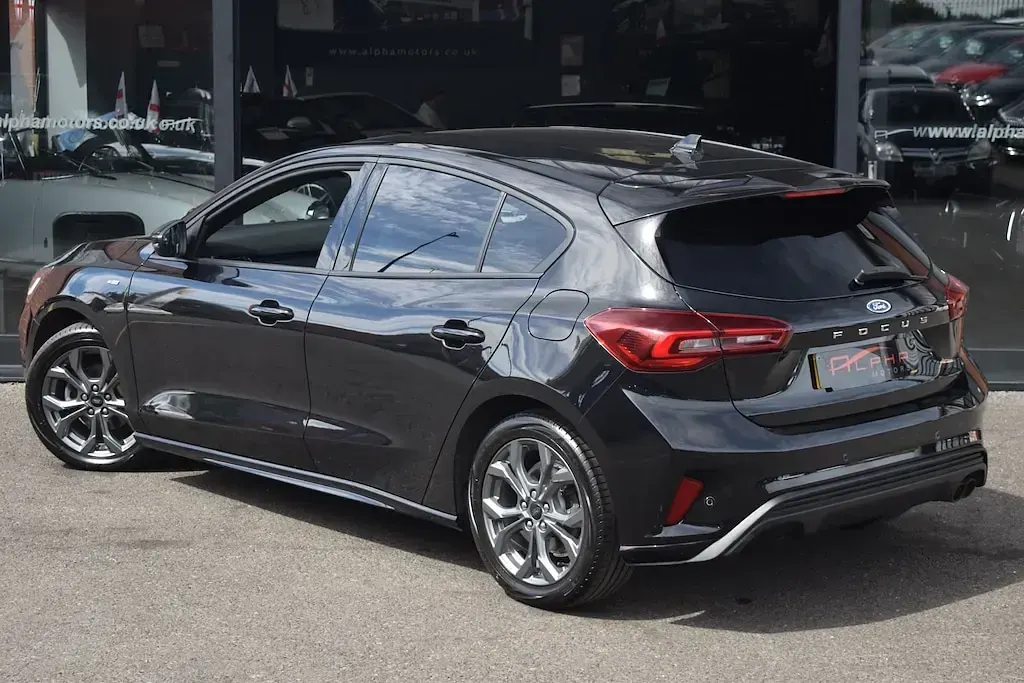 Used Ford Focus ST-Line 125 HP (91 kW) 2023 Black Hatchback