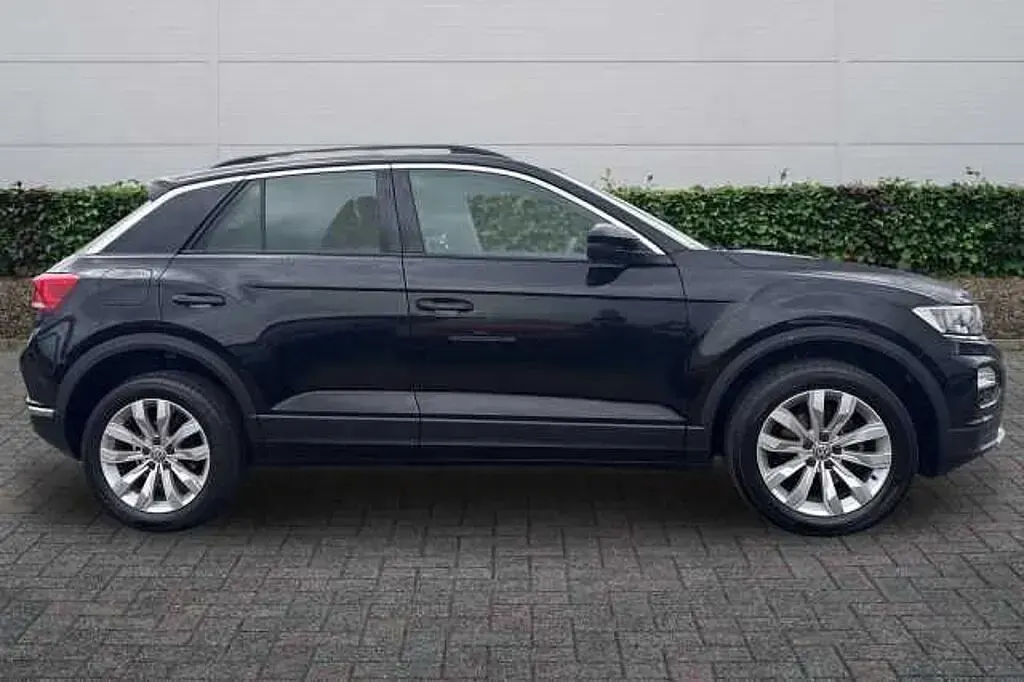 Used VW T-Roc SE 150 HP (110 kW) 2020 Black SUV