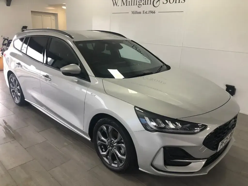 Used Ford Focus ST-Line 125 HP (91 kW) 2025 Silver Estate