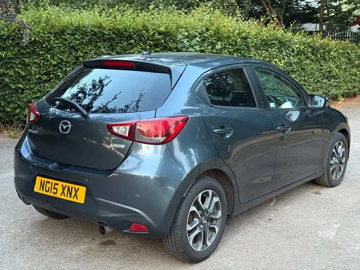 Used Mazda 2 Inclusive 115 HP (84 kW) 2015 Grey Hatchback