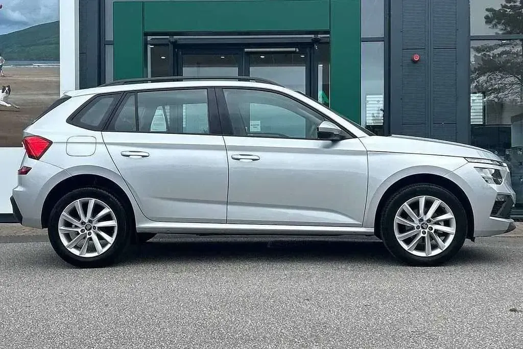 Used Skoda Kamiq SE 113 HP (83 kW) 2025 Brilliant silver metallic SUV