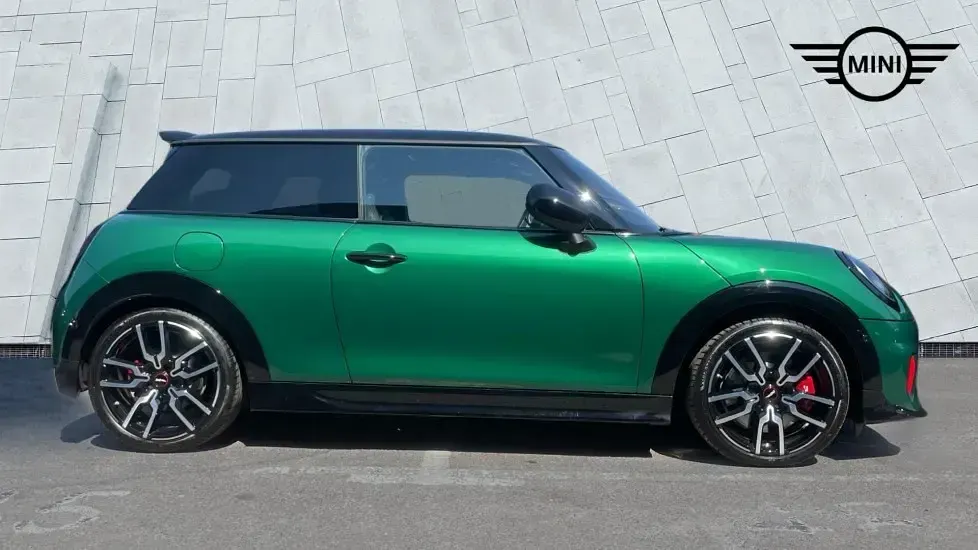 Used Mini John Cooper Works Hatch 228 HP (167 kW) 2026 Green Hatchback