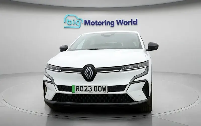 Used Renault Megane E-Tech Techno 161 kW (220 HP) 2023 White Hatchback