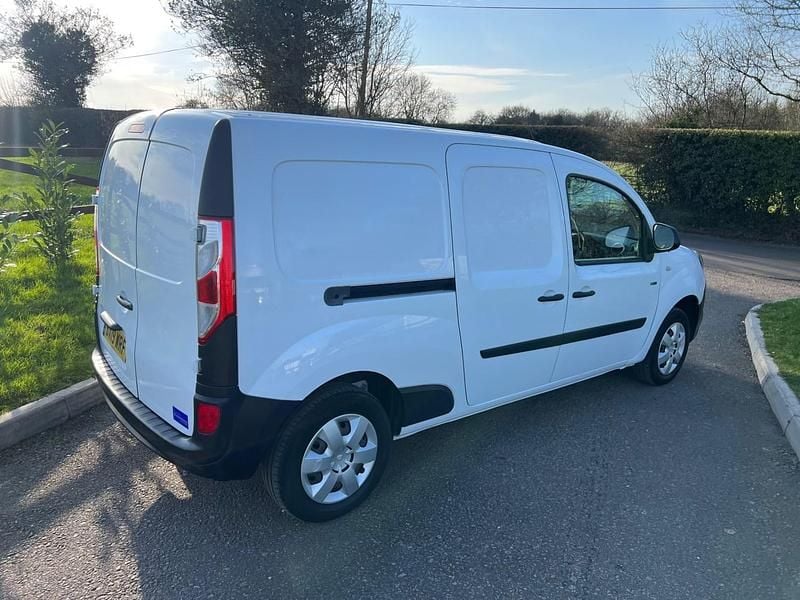 Used Renault Kangoo Business 44 kW (60 HP) 2019 White MPV