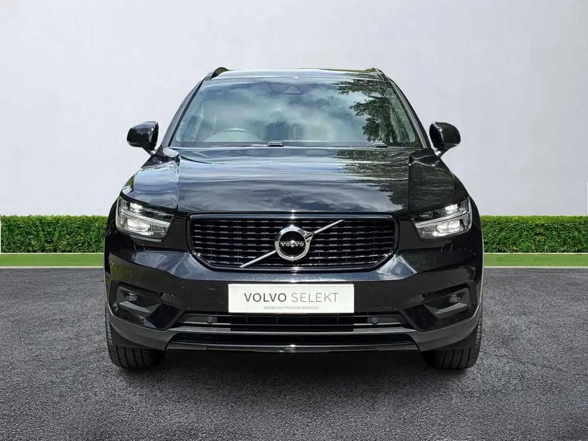 Used Volvo XC40 R-Design Pro 2021 Black SUV