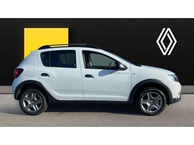 Used Dacia Sandero Essentiel 90 HP (66 kW) 2018 White Hatchback