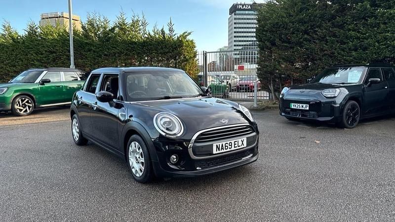 Black Used 2019 Mini ONE Classic Hatchback | £12,990 (Fair price) - Image 1/4