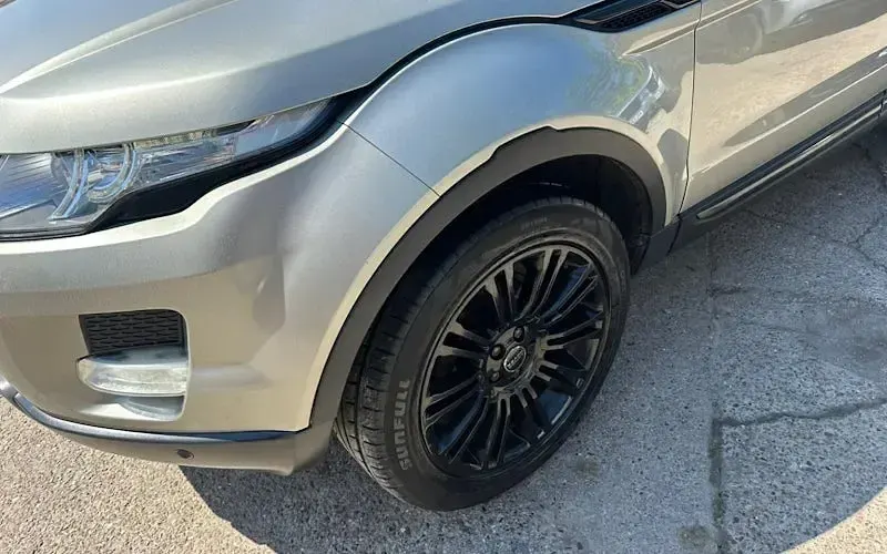 Used Land Rover Range Rover evoque Prestige 190 HP (139 kW) 2011 Gold SUV