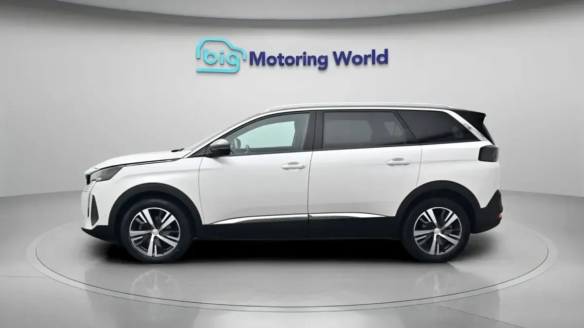 Used Peugeot 5008 Allure+ 131 HP (96 kW) 2023 White SUV