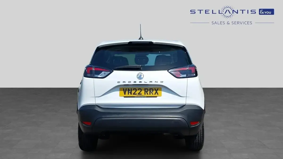 Used Vauxhall Crossland Design Edition 82 HP (60 kW) 2022 White SUV