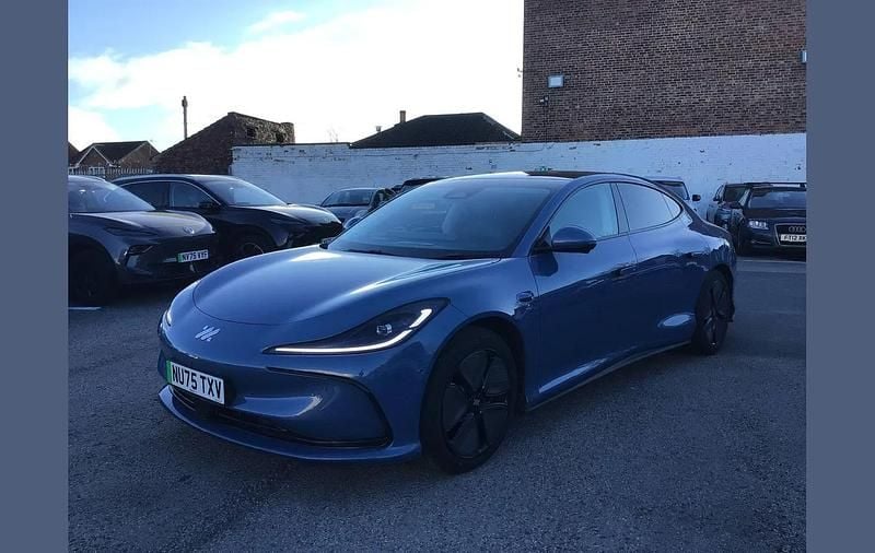 Used MG IM5 216 kW (295 HP) 2025 Blue Hatchback