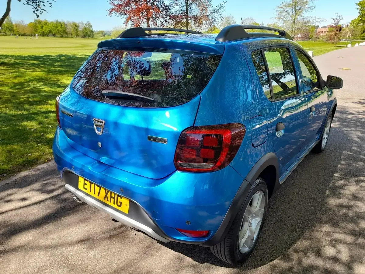 Used Dacia Sandero Lauréate 90 HP (66 kW) 2017 Blue Hatchback