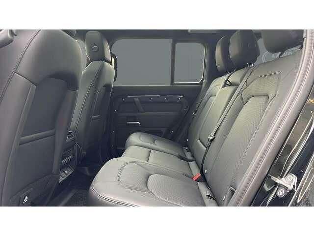 Used Land Rover Defender SE Dynamic 245 HP (180 kW) 2025 Black SUV