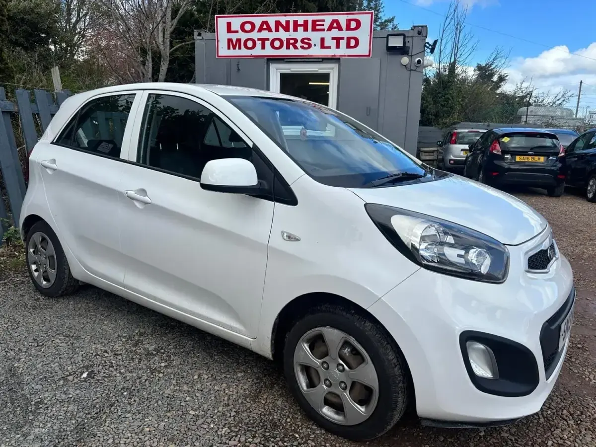 Used Kia Picanto 68 HP (50 kW) 2013 White Hatchback
