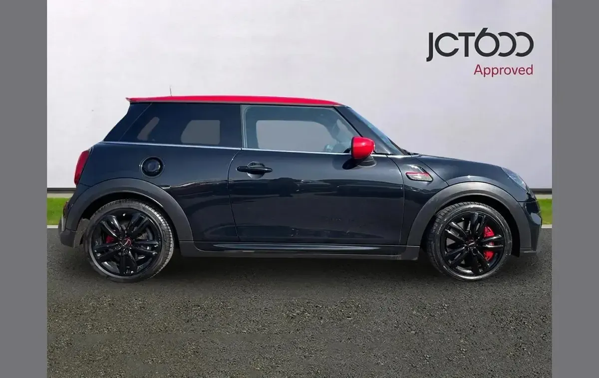 Used Mini John Cooper Works 228 HP (167 kW) 2023 Black Hatchback