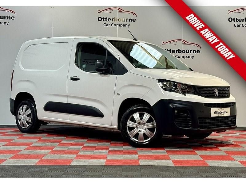 White Used 2019 Peugeot Partner MPV | £7,200 (Fair price) - Image 1/4