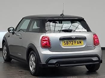 Usado Mini Cooper Classic 136 HP (100 kW) 2023 Prateado Citadino