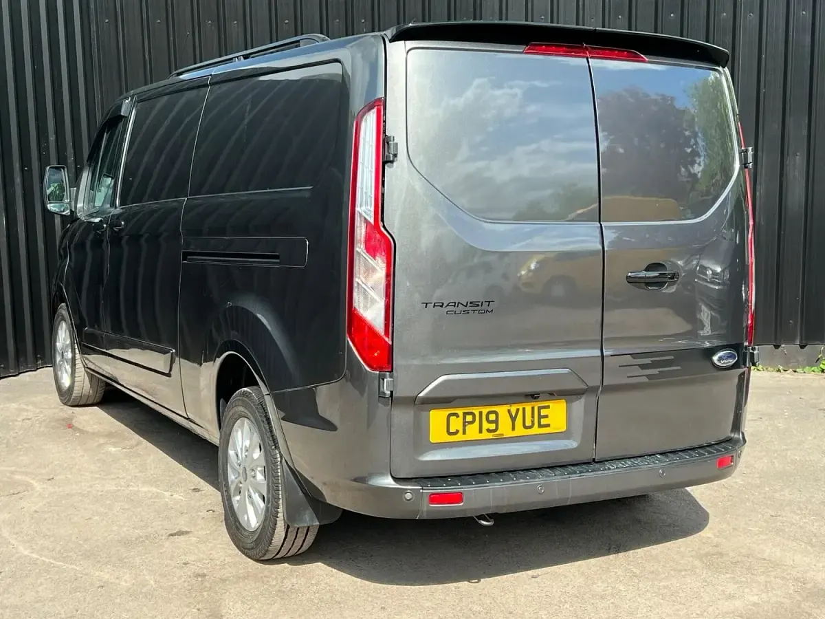 Used Ford Transit Custom Limited 130 HP (95 kW) 2019 Grey Van
